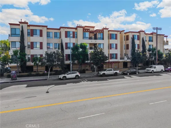 6938 Laurel Canyon Blvd, North Hollywood, CA 91605