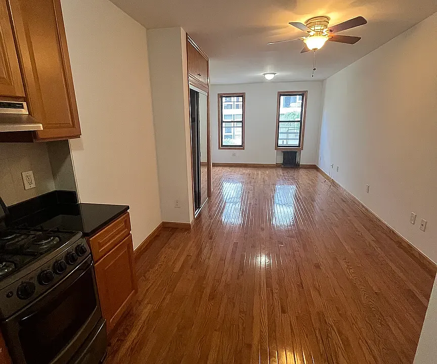 486 E 74th St #2D