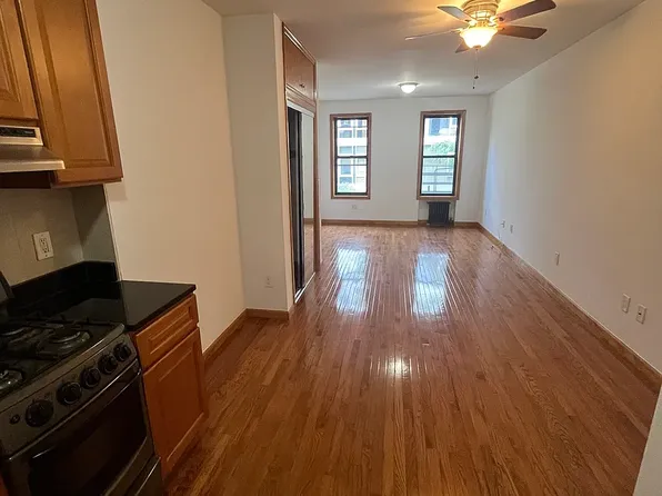 486 E 74th St APT 2D, New York, NY 10021