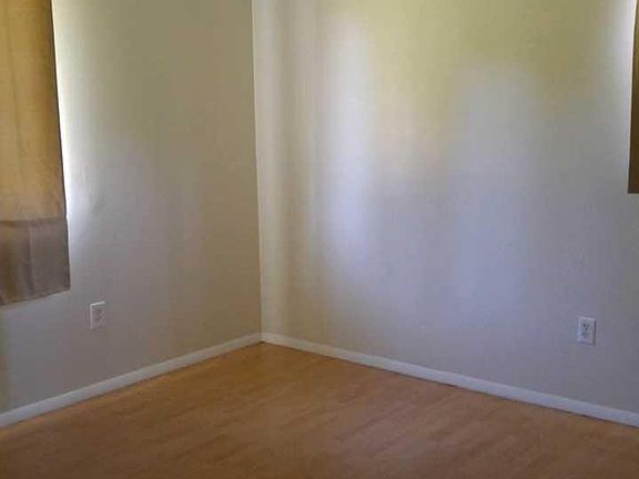 4th image of 320 Ditto Branch Ln