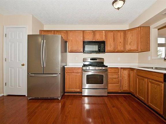 4th image of 6711 Pondfield Ln