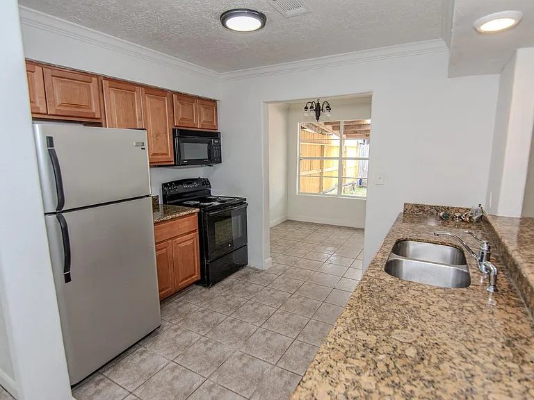 20335 Fieldtree Dr — Photo 7
