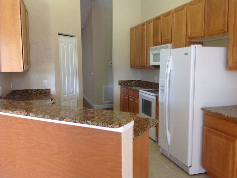 2nd image of 122 Casa Bella Ln