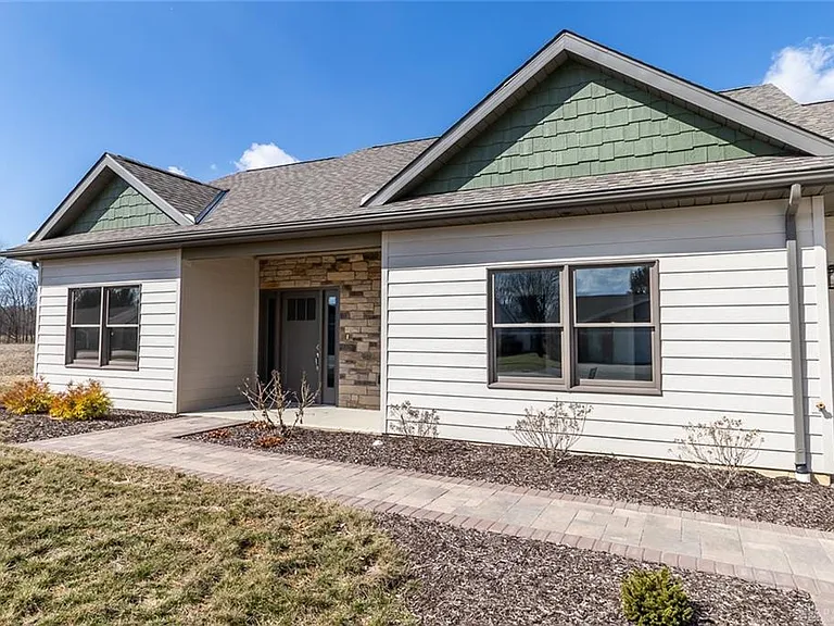 1025 Baker Rd — Photo 43