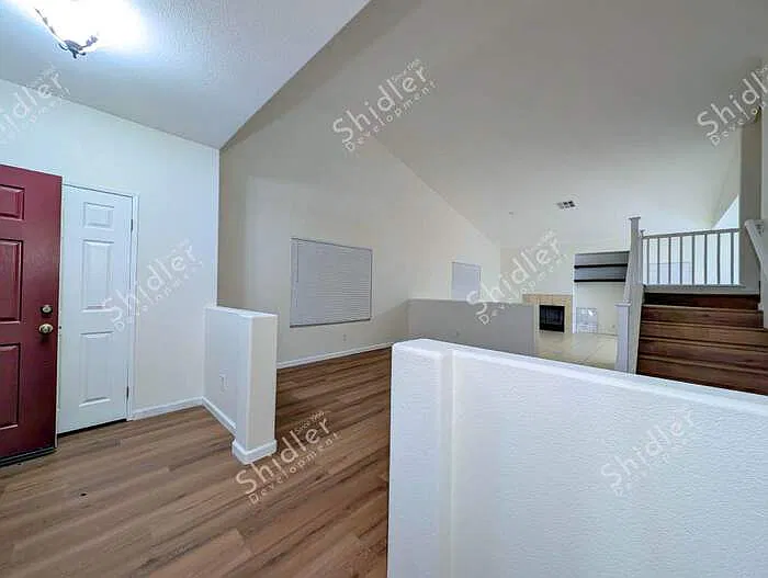 3 bed, 2.5 bath, 2018 sqft, $2,595 — Photo 3