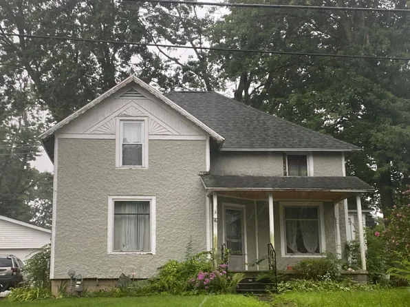 42 Morry St, Hillsdale, MI 49242