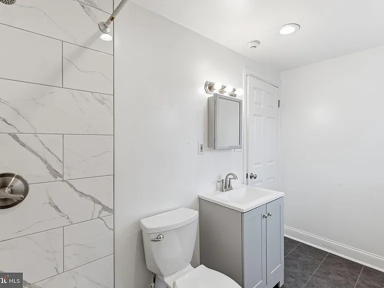 1817 N Gratz St — Photo 32