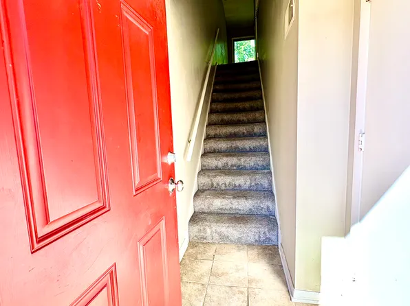 1027 Jana Dr APT B, Lawrence, KS 66049