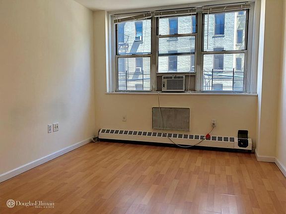 3rd image of 2737 27th St APT 3B