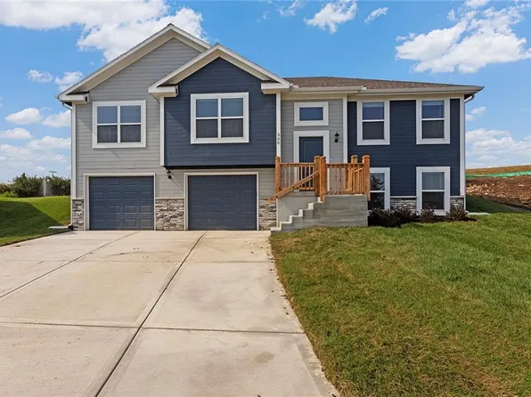 705 Wood Sage Ct, Raymore, MO 64083