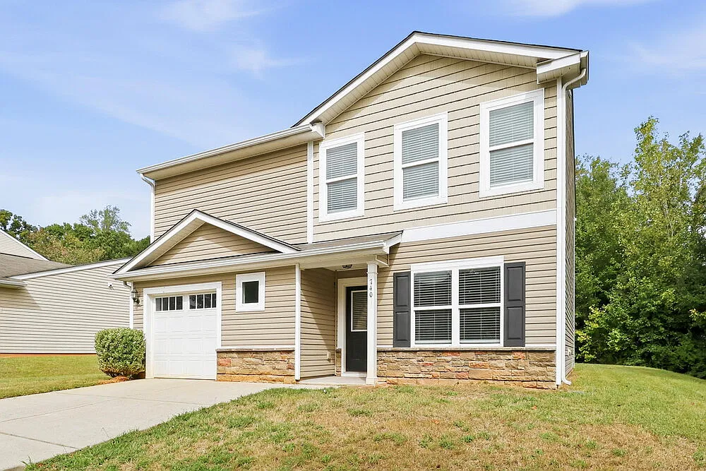 4 bed, 2.5 bath, 1817 sqft, $1,955 — Photo 4