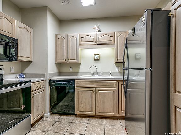 4th image of 1 Towers Park Ln #710