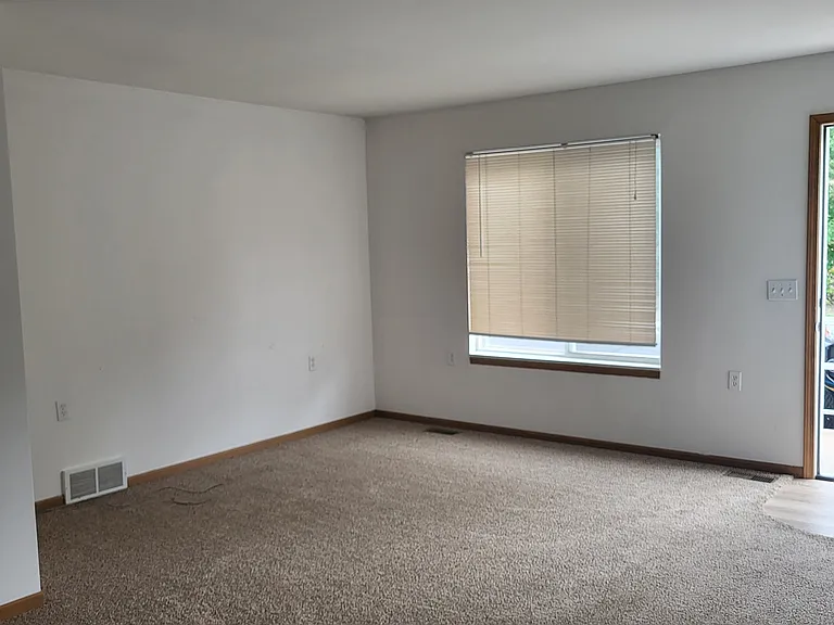 4915 Universal Dr #2 — Photo 8