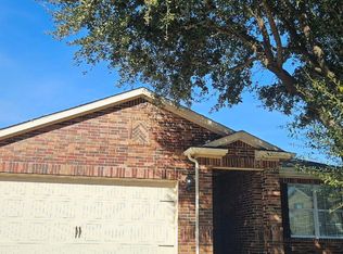 624 Lazy Crest Dr, Fort Worth, TX 76140