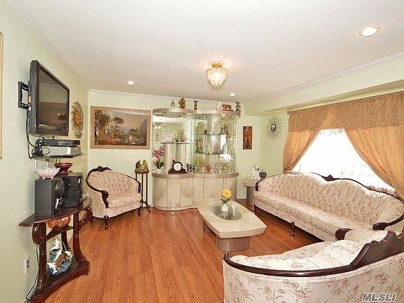 2nd image of 188 Lake Pointe Cir