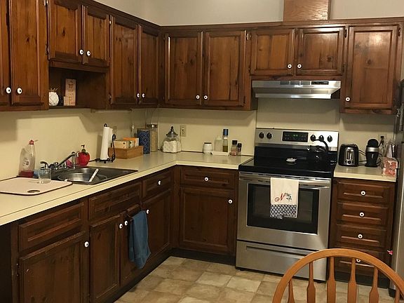 3rd image of 72 Mount Pleasant Ave #1