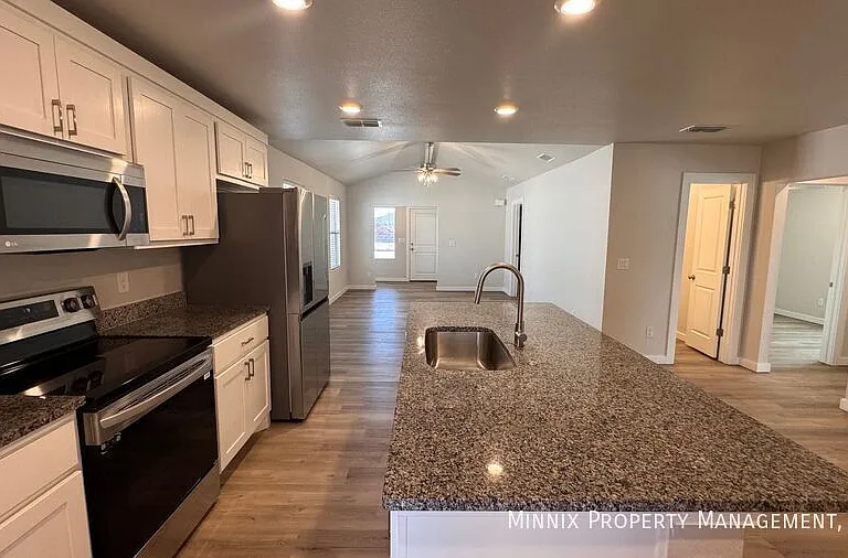 7704 Elm Ave — Photo 4
