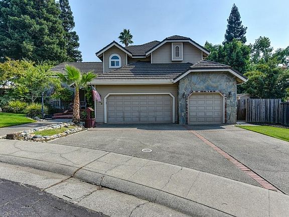 2nd image of 1003 Arroyo Ct