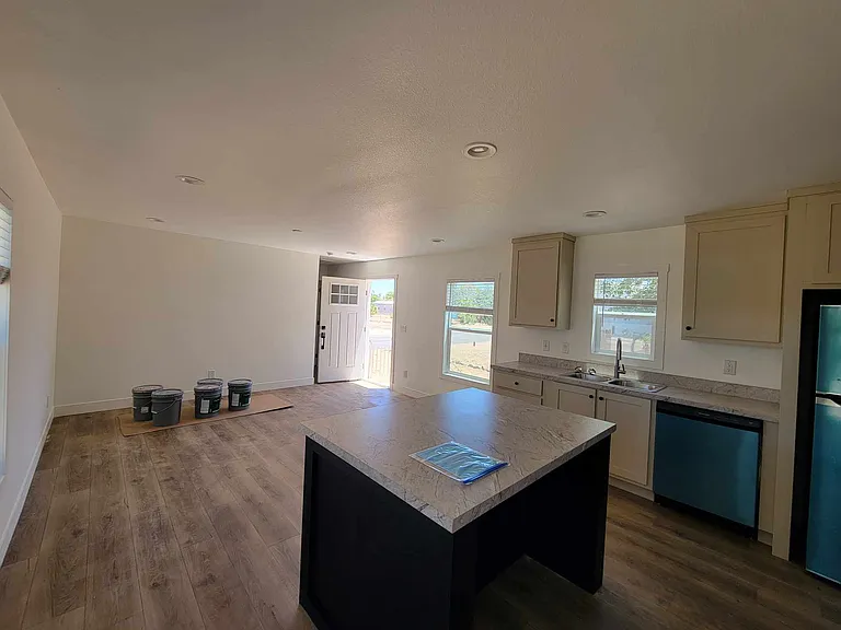 650 E Busby Dr #1E — Photo 3