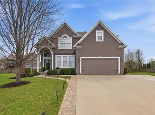 645 Pine Cir, Gardner, KS 66030