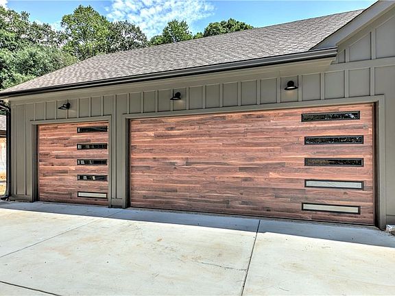 4th image of 144 Bridle Ridge Ln