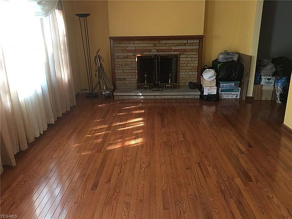 3rd image of 9915 Burton Ave