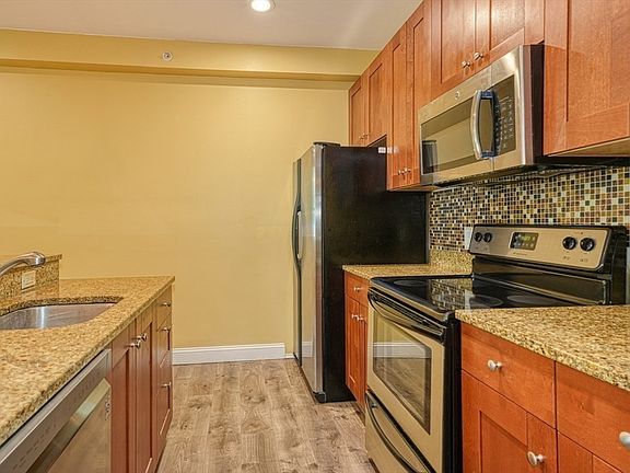 4th image of 30 Broad St Unit 104