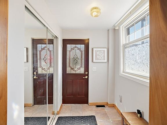 2nd image of 556 Melbourne Ave