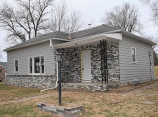 1220 9th St, Auburn, NE 68305