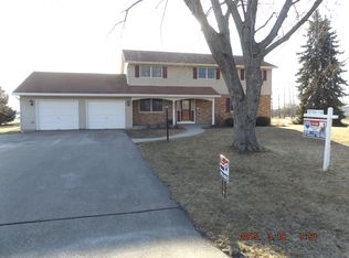 8892 Clayton Ave, Neenah, WI 54956