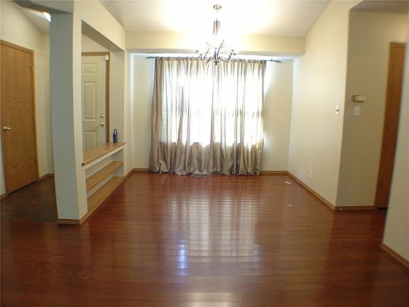 4th image of 52 Eddleston Dr