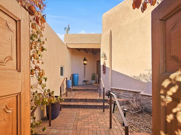 855 Camino Francisca — Photo 19