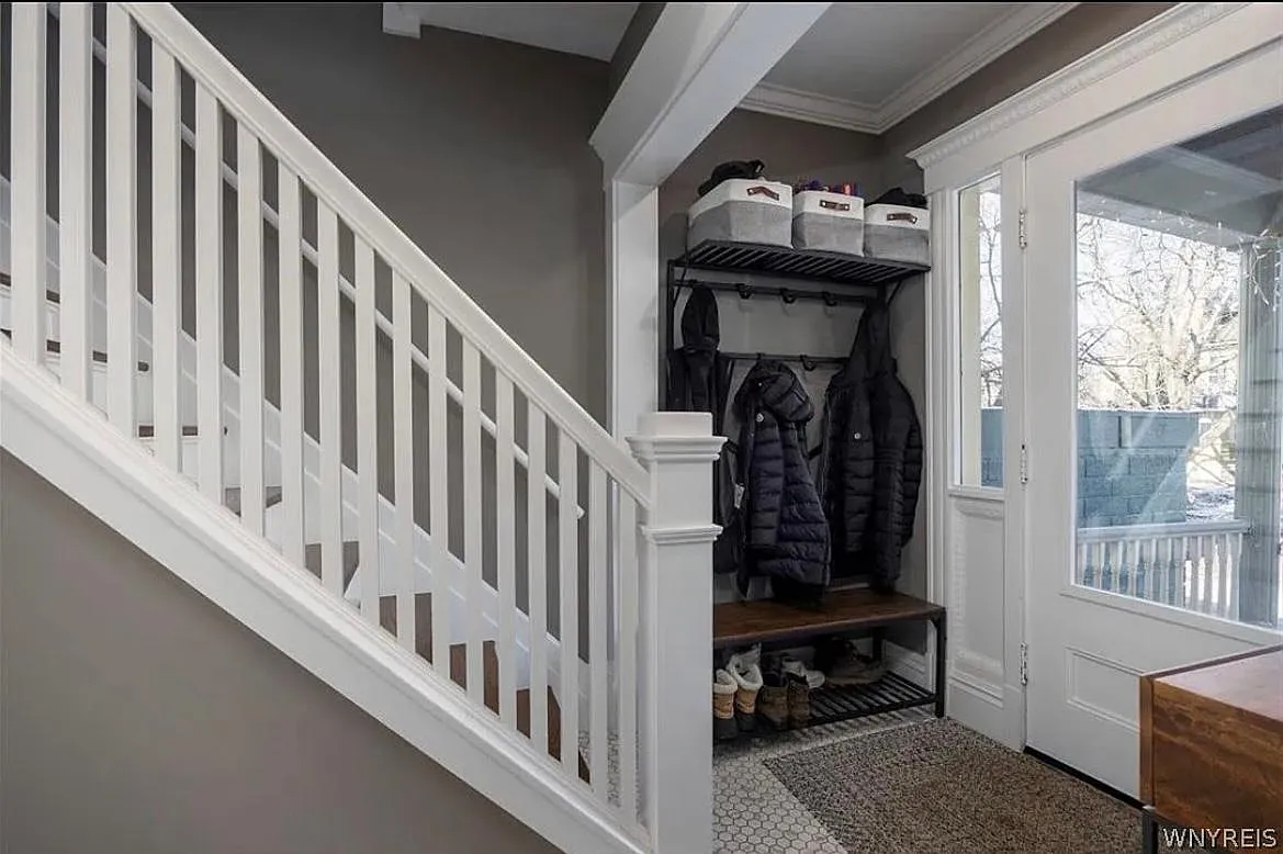 4 bed, 2000 sqft, $2,795 — Photo 3