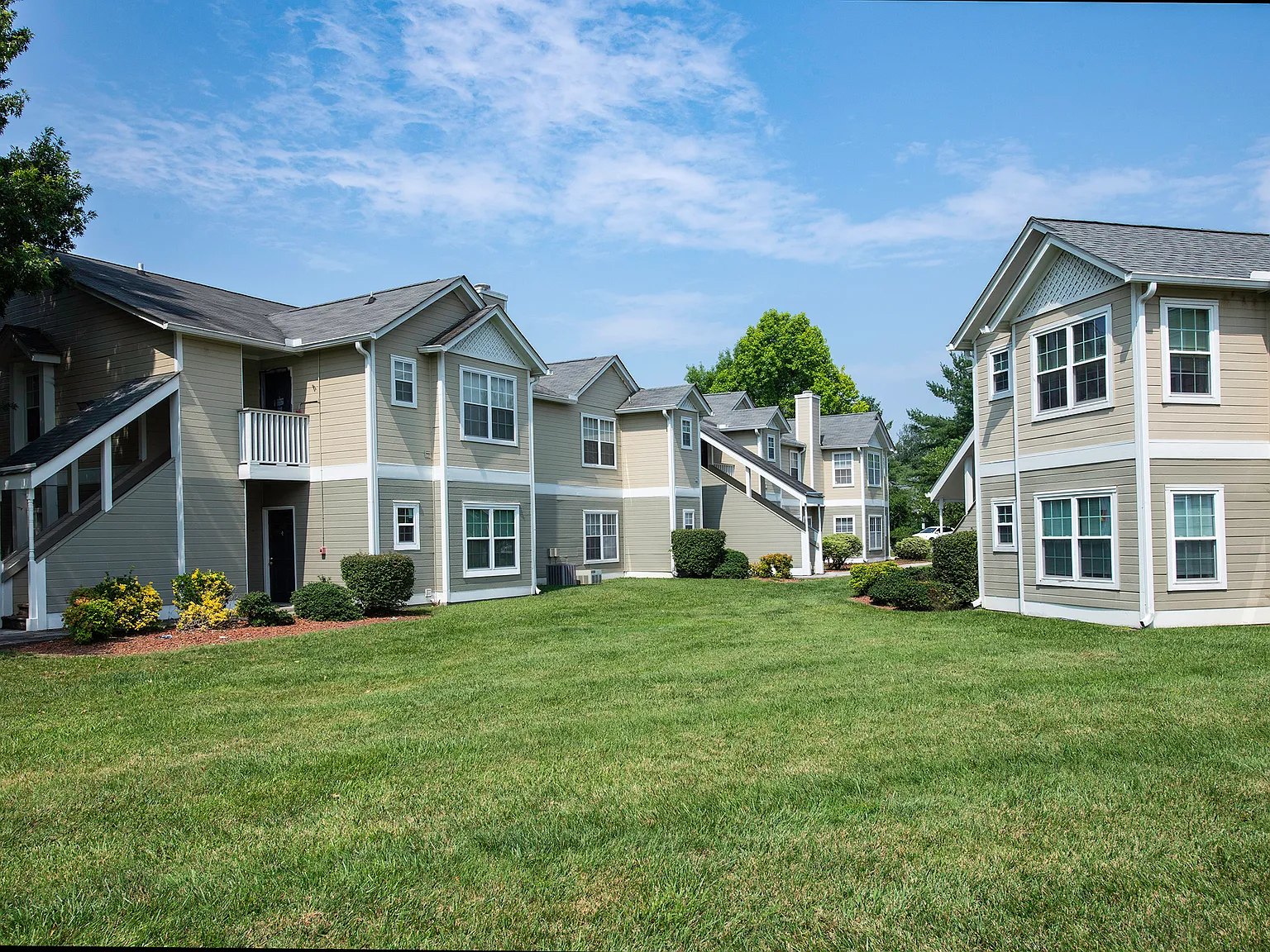 Spring Meadow Apartments — Photo 1