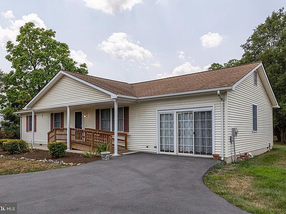 2nd image of 105 Price Dr