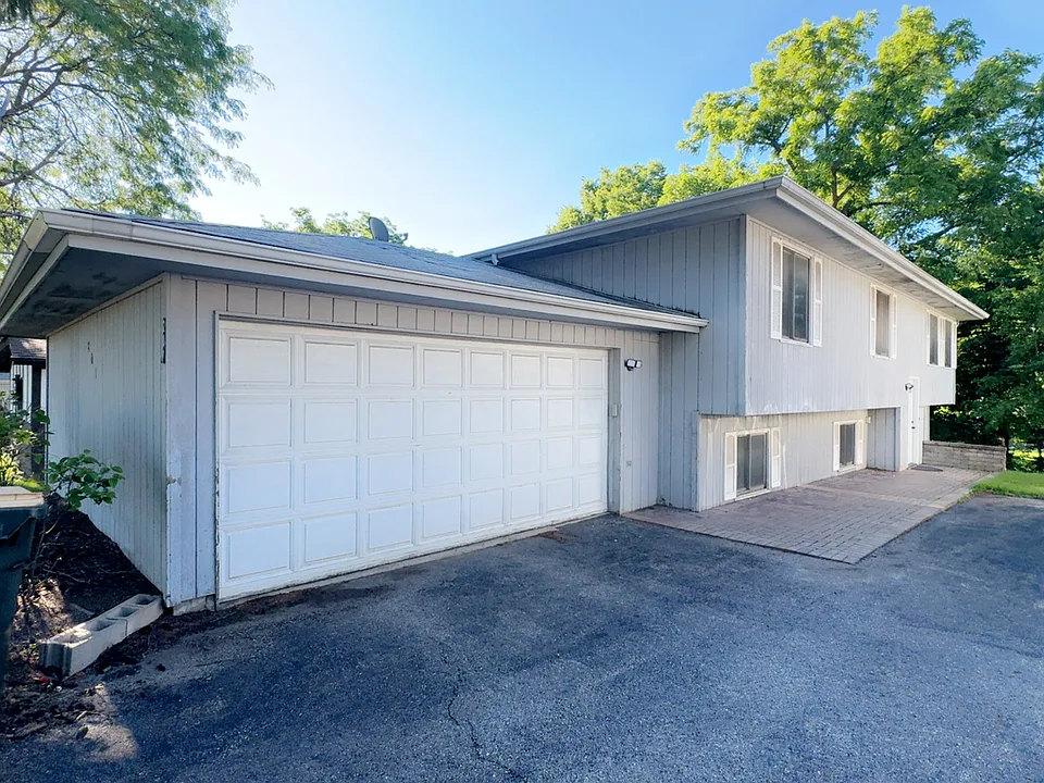 201 W Winchester Rd