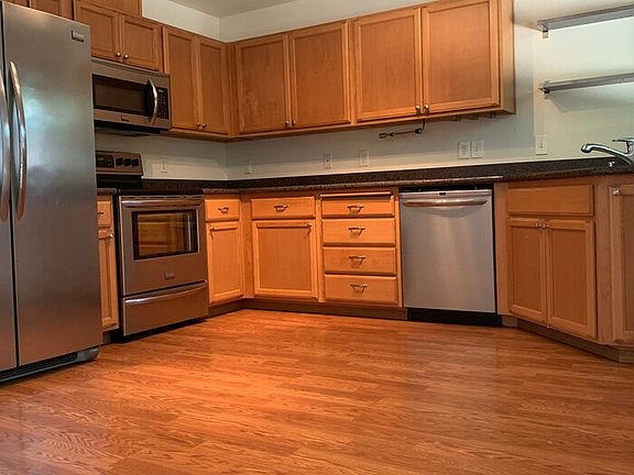 4th image of 10405 140th Street Ct E Unit 19