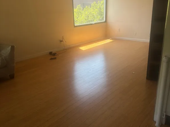 180 Park Row image 1 of 4