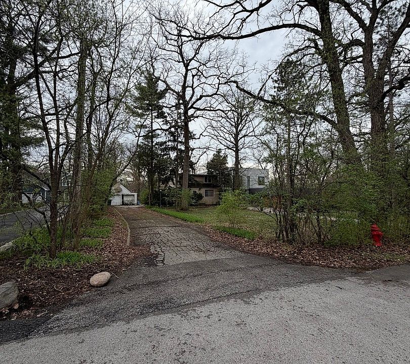 2nd image of 11407 Hiawatha Ln