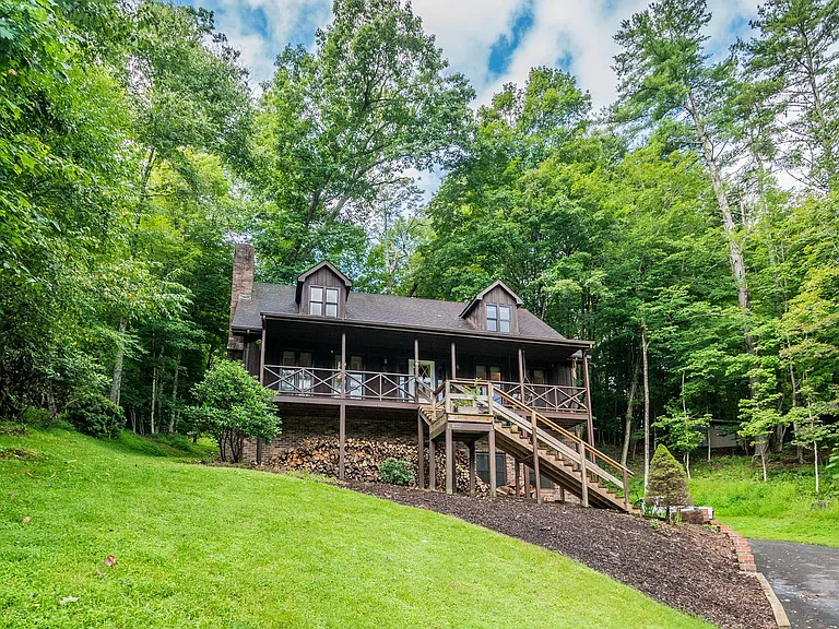 183 Rhododendron Ln — Photo 2