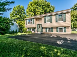 222 Compass Rd, Baltimore, MD 21221