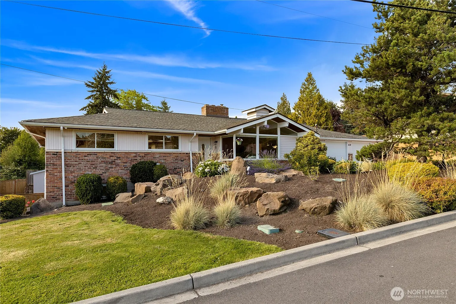 418 SW 175th Place photo 1