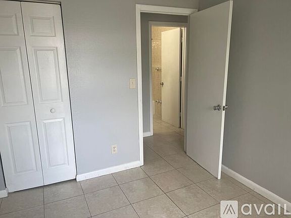 4th image of 5405 Bayside Dr