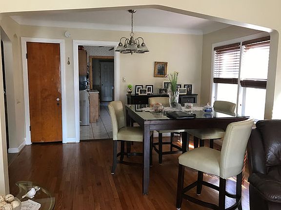 4th image of 2311 N 72nd Ct