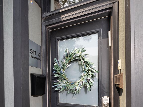 2nd image of 511 Phoenix St #2