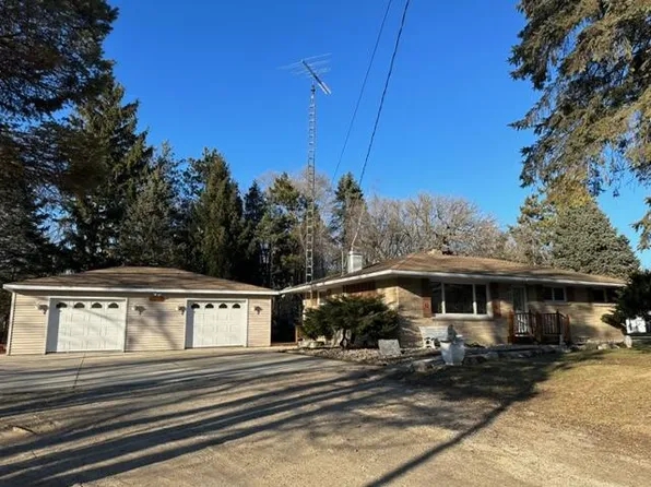 3042 North STREET, East Troy, WI 53120