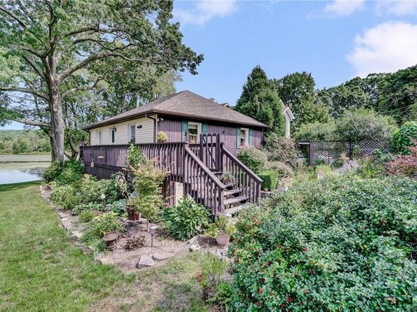 3 Gail Martin Dr Greenwood Lake Ny 10925 Zillow