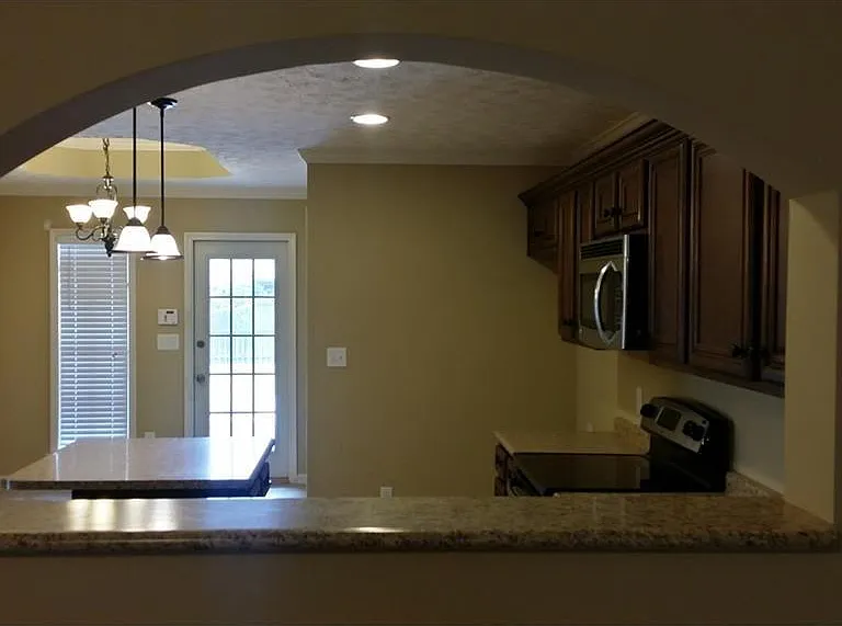 8709 Lindsey Ln — Photo 6