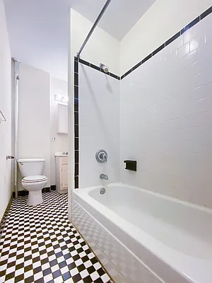 Rented by City Connections Realty | media 27