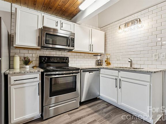 5th image of 201 S Hoskins Rd APT 111